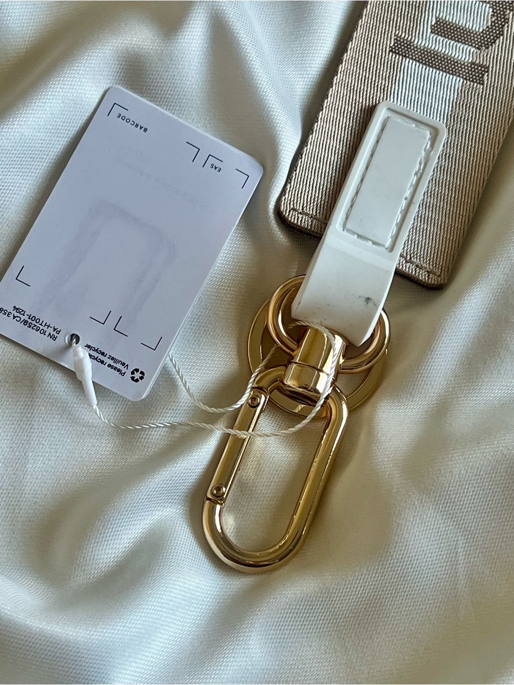 LULULEMON ATHLETIC CREAM AND GOLD HARDWARE NEVER LOSE YOUR KEYS KEYCHAIN - Picture 5 of 5
